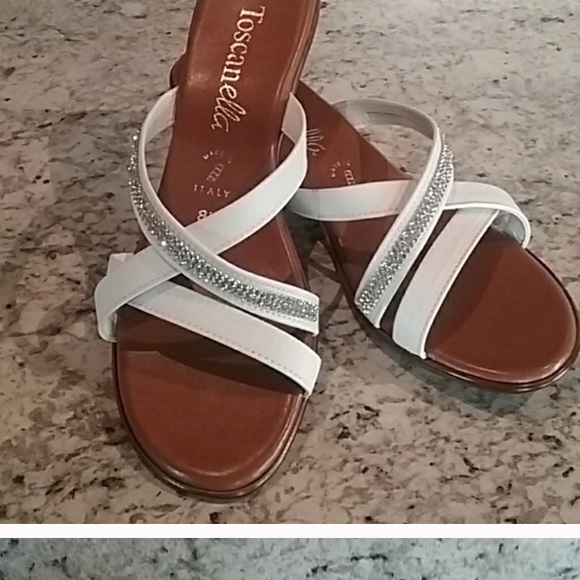 Sandals 8.5 - Picture 3 of 5